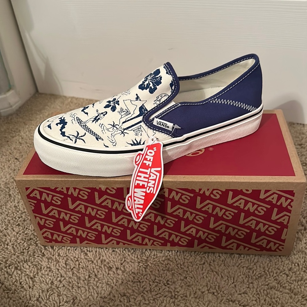 ISLAND DREAM SLIP ON VANS